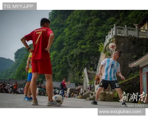 足球球星极限挑战踢球技术大测试谁能突破最高难度极限