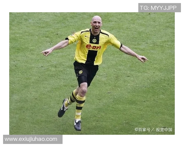 传奇巨星亲笔签名足球收藏价值与经典回忆深度解读